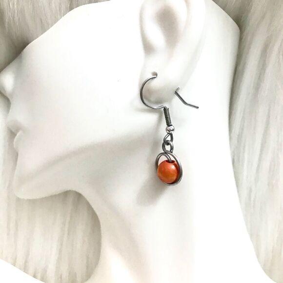 Orange wire earrings  - Picture 1 of 2
